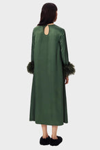 Load image into Gallery viewer, Suzi Maxi Dress with Detachable Feathers - Green
